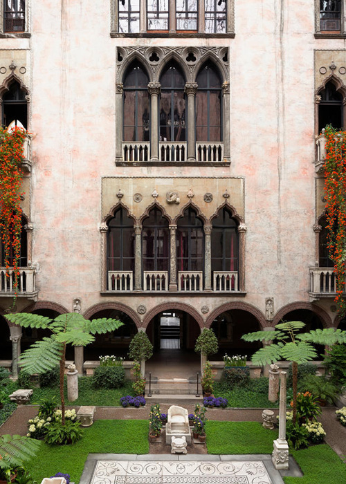 Sean Dungan (photographer), Courtyard with nasturtium display